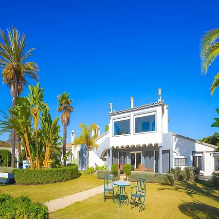 Drita-beachfront With Private Pool Estepona