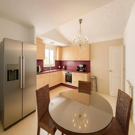 Drita-beachfront With Private Pool Villa Estepona