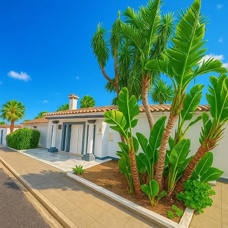 Drita-beachfront With Private Pool Estepona