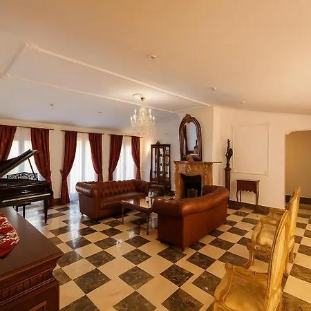 Villa Drita-beachfront With Private Pool Estepona